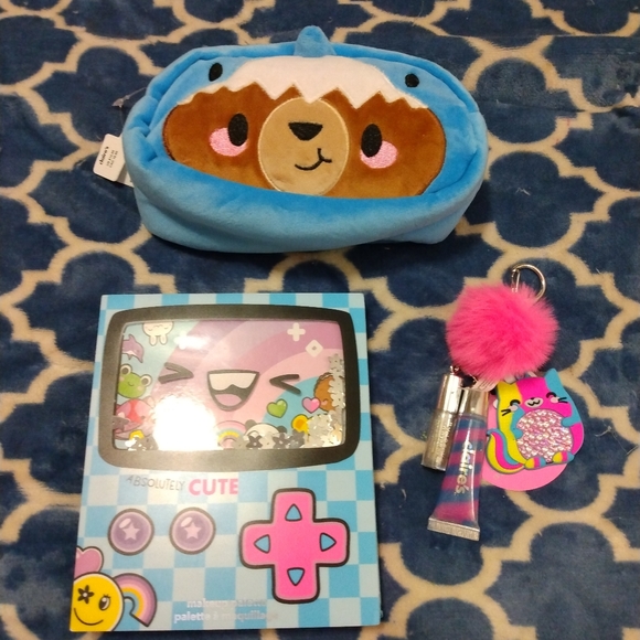 Claire's Other - 🆕 3 Piece Makeup & Makeup Bag Bundle